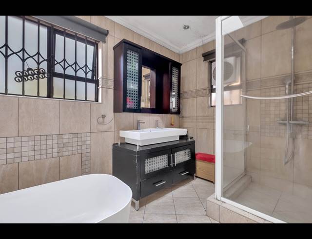 4 BEDROOM HOUSE FOR SALE IN GREENSIDE